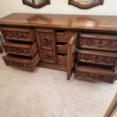 Vintage dresser w/ mirrors
