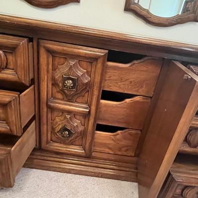 Vintage dresser w/ mirrors