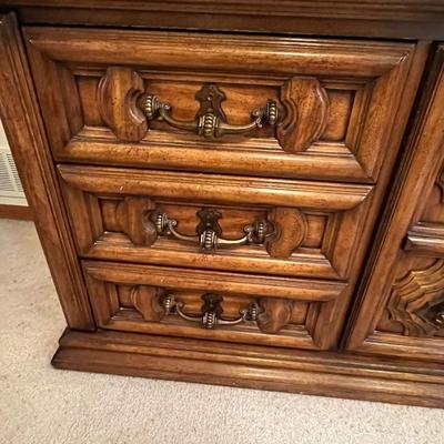 Vintage dresser w/ mirrors