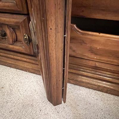 Vintage dresser w/ mirrors