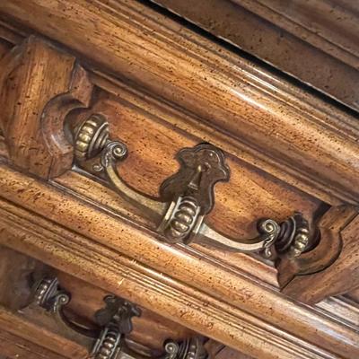 Vintage dresser w/ mirrors