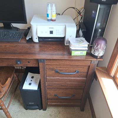 desk w/chair