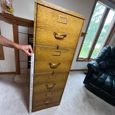 Metal 4 drawer file cabinet