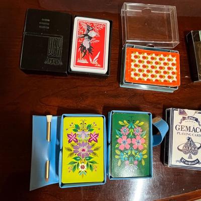 Flat of cards & score pads