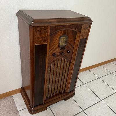 Delco Floor Radio