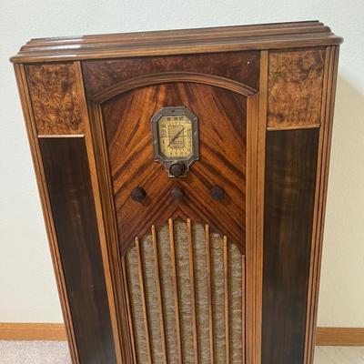 Delco Floor Radio