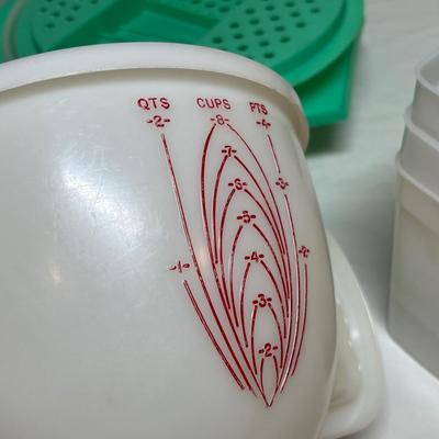 Tupperware lot