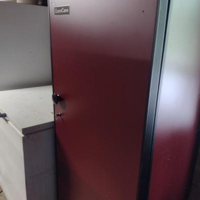 Euro Cave Multi-Shelved Wine Cooling Solid Door Right Hinged Cabinet (No Contents)
