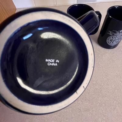 Set of mugs