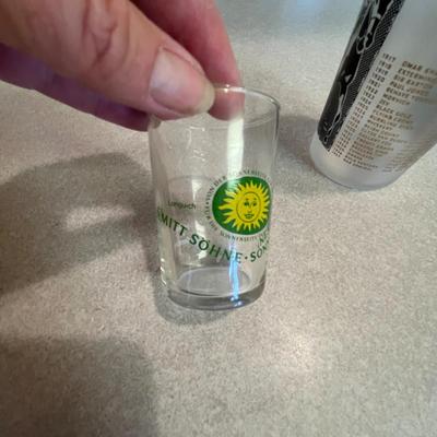 Souvenir glasses