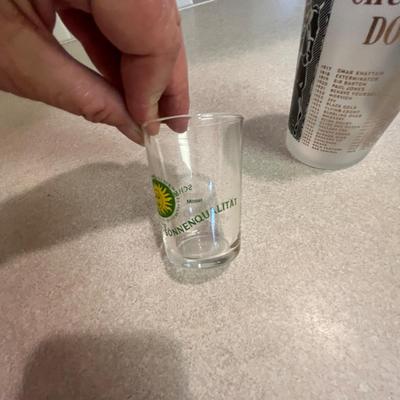 Souvenir glasses