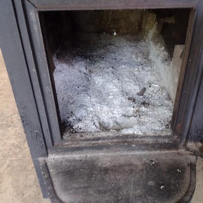 Cast Steel Fisher Mama Bear Wood Burning Stove