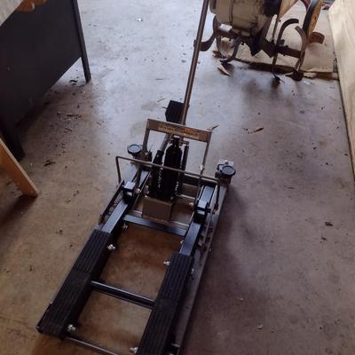 Pittsburgh 1500lb ATV/Motorcycle Lift