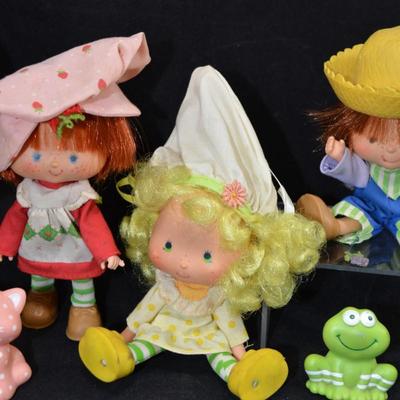 Lot of Vintage Strawberry Shortcake Dolls