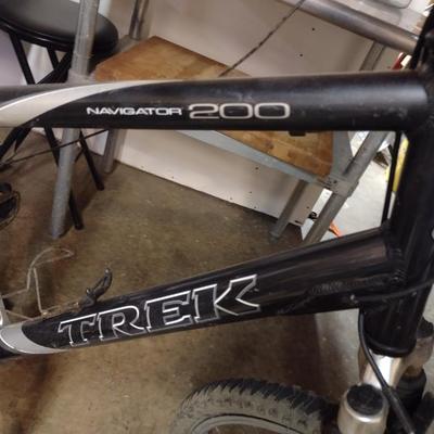 Navigator 200 Mountain Trek Bike with Alpcour Bike Training Stand