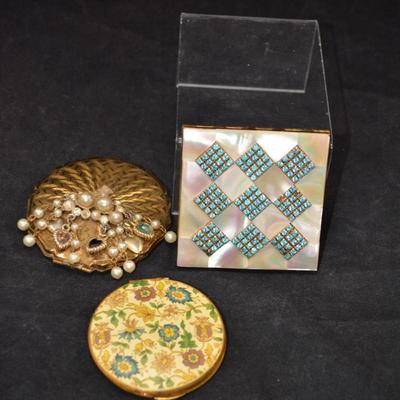 Lot of Vintage Cosmetic Compacts