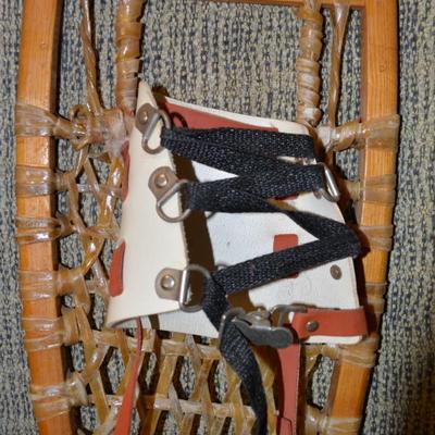 Vintage Wood & Sinew Snowshoes 10”x46” Made in Canada