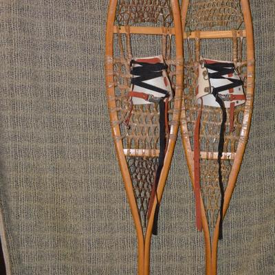 Vintage Wood & Sinew Snowshoes 10”x46” Made in Canada