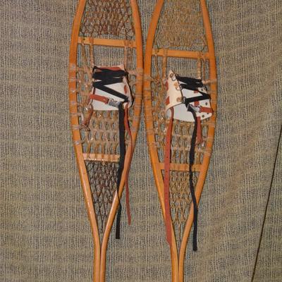 Vintage Wood & Sinew Snowshoes 10”x46” Made in Canada