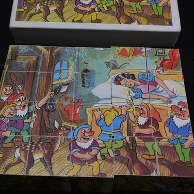 Vintage Snow White Cube Puzzle w/ Lithographs 7.75”x6.5”x1.5”