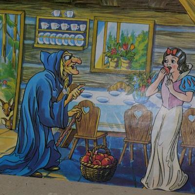 Vintage Snow White Cube Puzzle w/ Lithographs 7.75”x6.5”x1.5”