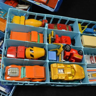 Large Lot of Vintage Matchbox/Corgi/Hotwheels Vehicles w/ Case