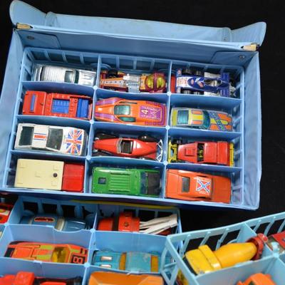 Large Lot of Vintage Matchbox/Corgi/Hotwheels Vehicles w/ Case
