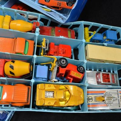 Large Lot of Vintage Matchbox/Corgi/Hotwheels Vehicles w/ Case