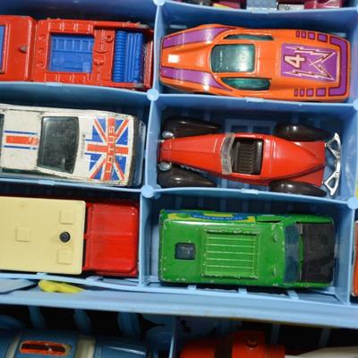 Large Lot of Vintage Matchbox/Corgi/Hotwheels Vehicles w/ Case