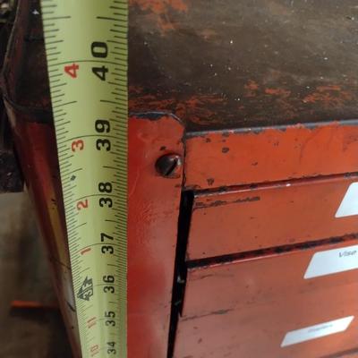 Multi-Drawer Steel Tool Chest on Castors (No Contents)