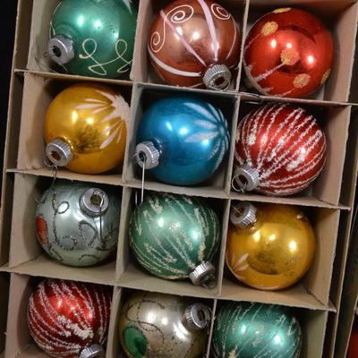 Lot of Vintage Shiny Brite & Santaland Glass Ornaments