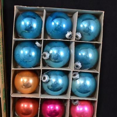 Lot of Vintage Shiny Brite & Santaland Glass Ornaments