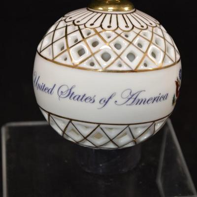 Vintage WOODMERE Presidential Seal Porcelain Ornament #883 3”