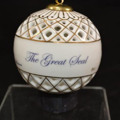 Vintage WOODMERE Presidential Seal Porcelain Ornament #883 3”