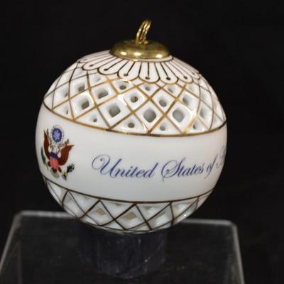 Vintage WOODMERE Presidential Seal Porcelain Ornament #883 3”