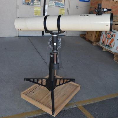 Vintage MEADE Reflector Telescope w/ Equatorial Drive, 6” Mirror