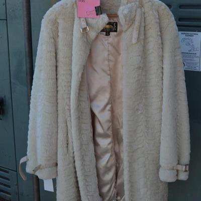‘Donna Salyers Fabulous Furs’ Faux Coat, Size XL