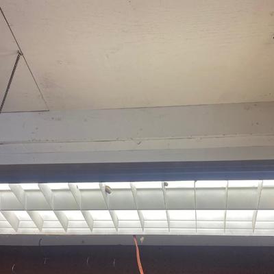 Vintage 4’ Shop Light