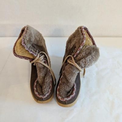 Snow Land Size 7 Boots