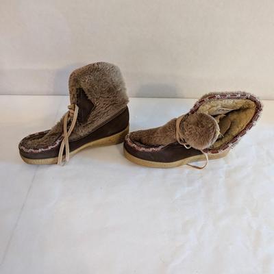 Snow Land Size 7 Boots