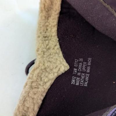 Size 7 1/2 M Leather Upper