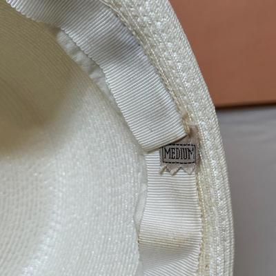White hat & Hat box