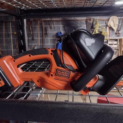Black and Decker Battery 24" Hedge Trimmer
