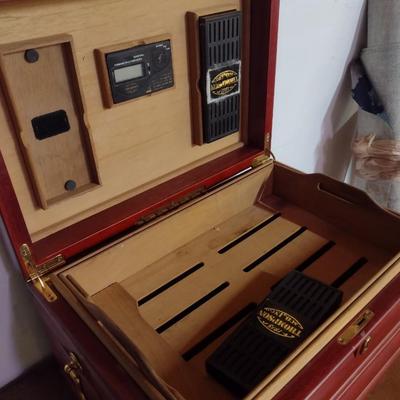 Mahogany Finish Humidor