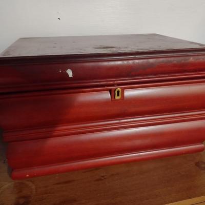Mahogany Finish Humidor