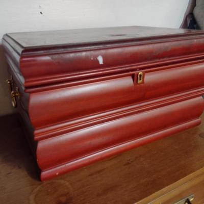 Mahogany Finish Humidor
