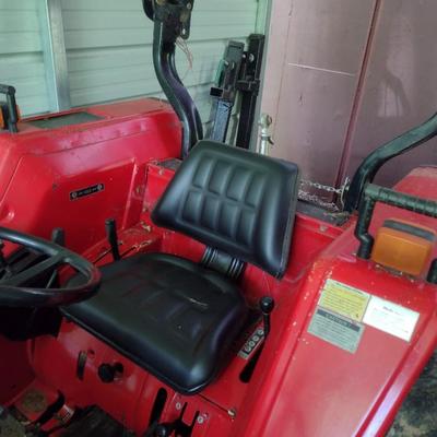 Yanmar FX26D Diesel 4WD Tractor with Front-End Loader 234 Hours