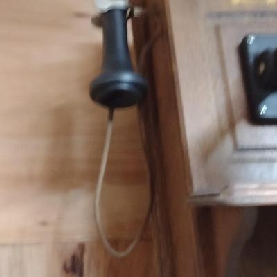 Antique Western Electric Company Wall Mount Oak Cabinet Telephone (B)