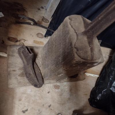 Shoe Anvil and Lasts (B)
