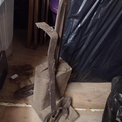 Shoe Anvil and Lasts (B)